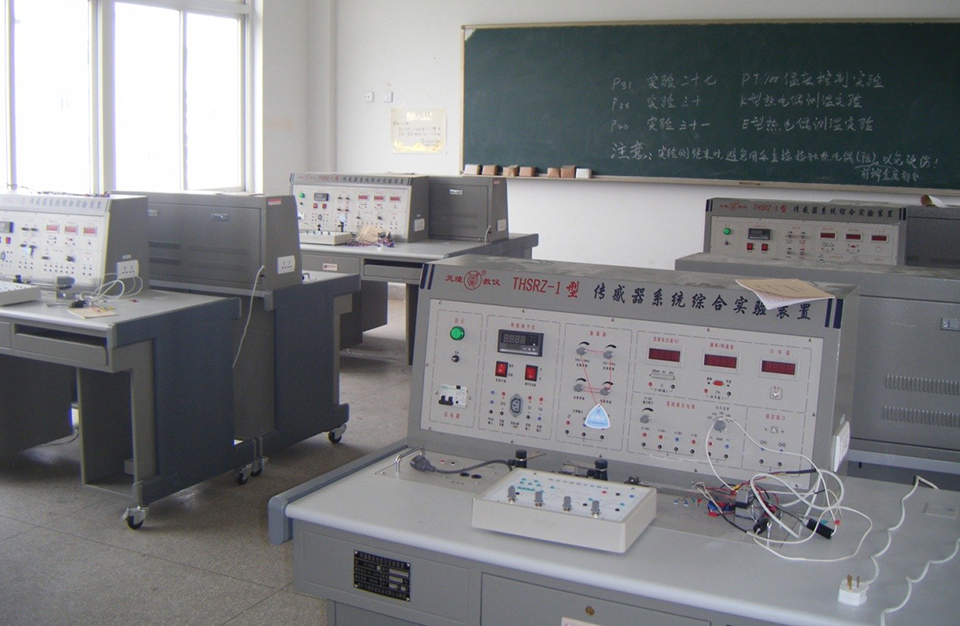 位移傳感器用于DISlab數(shù)字化信息系統(tǒng).jpg 位移傳感器用于DISlab數(shù)字化信息系統(tǒng).jpg